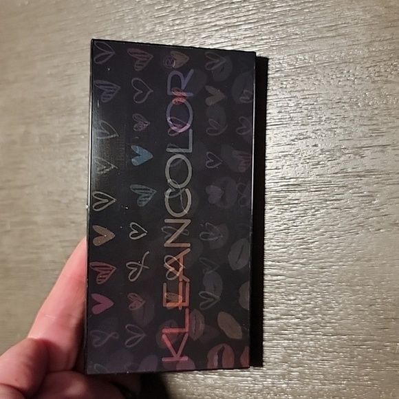 2 FOR $20. Kleancolor "Twinkly Love" Palette - Picture 3 of 5
